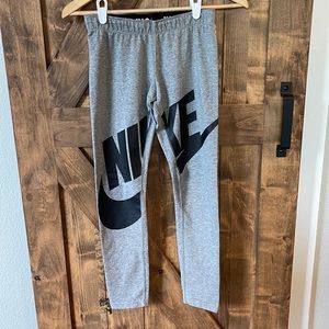 Nike Just Do It girls logo leggings never worn large gray black